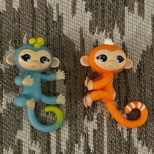 Fingerlings Interactive Monkey Toy Set - Blue and Orange